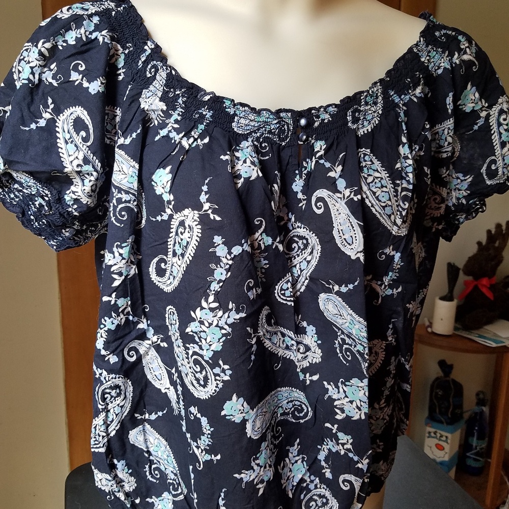 Plus size short sleeve top